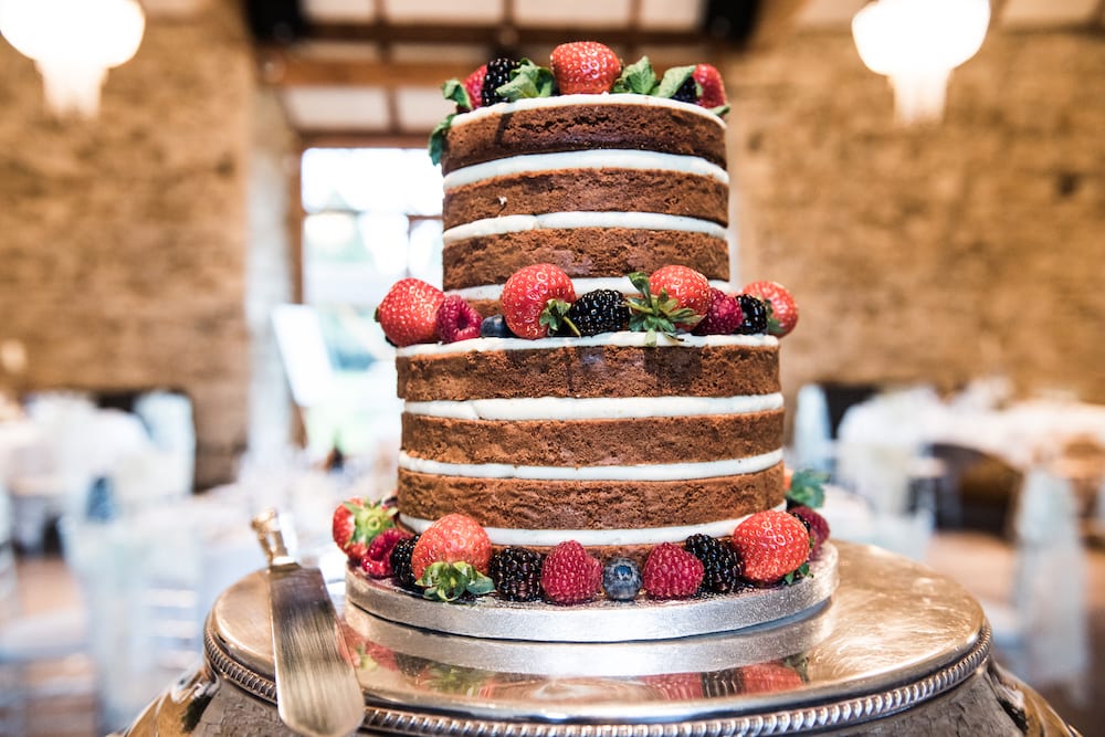 GUIDE TO NAKED WEDDING CAKES