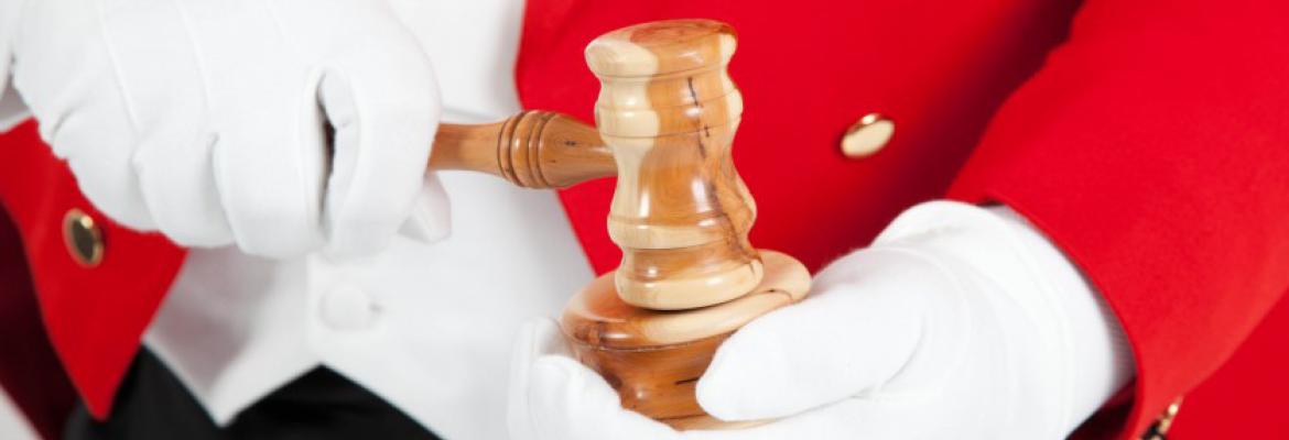Do I Need A Wedding Toastmaster?