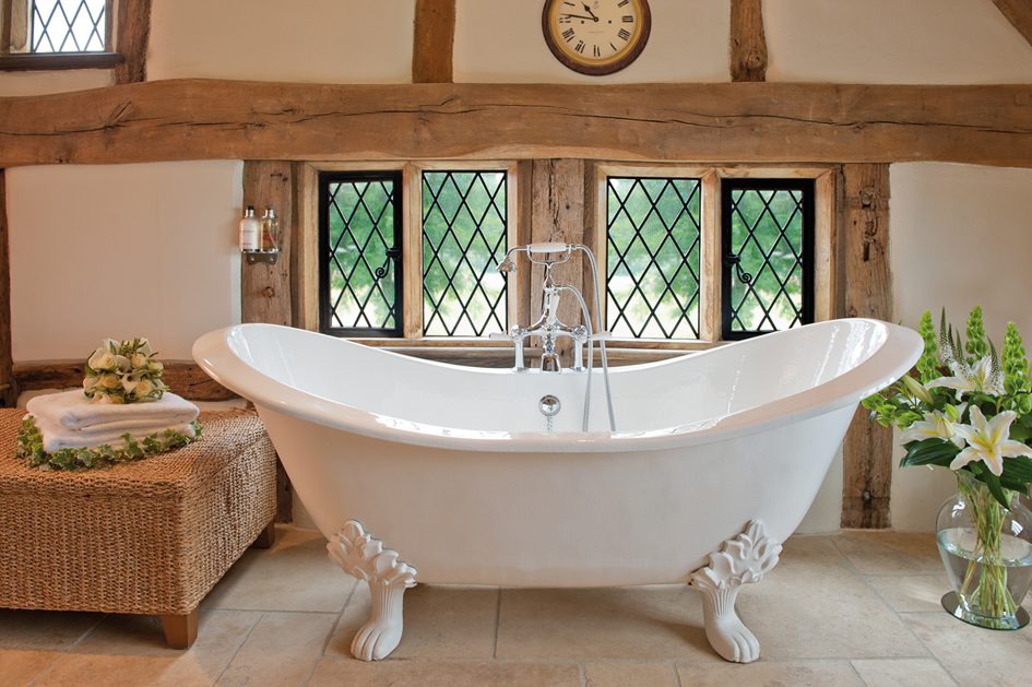 Cain Manor freestanding bath tub