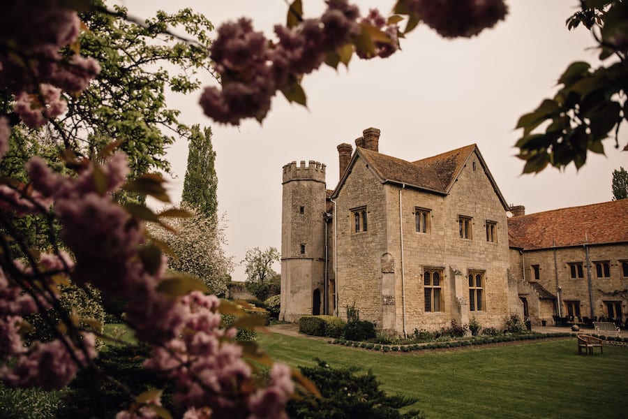 Notley Abbey Oxfordshire romantic Wedding Venue