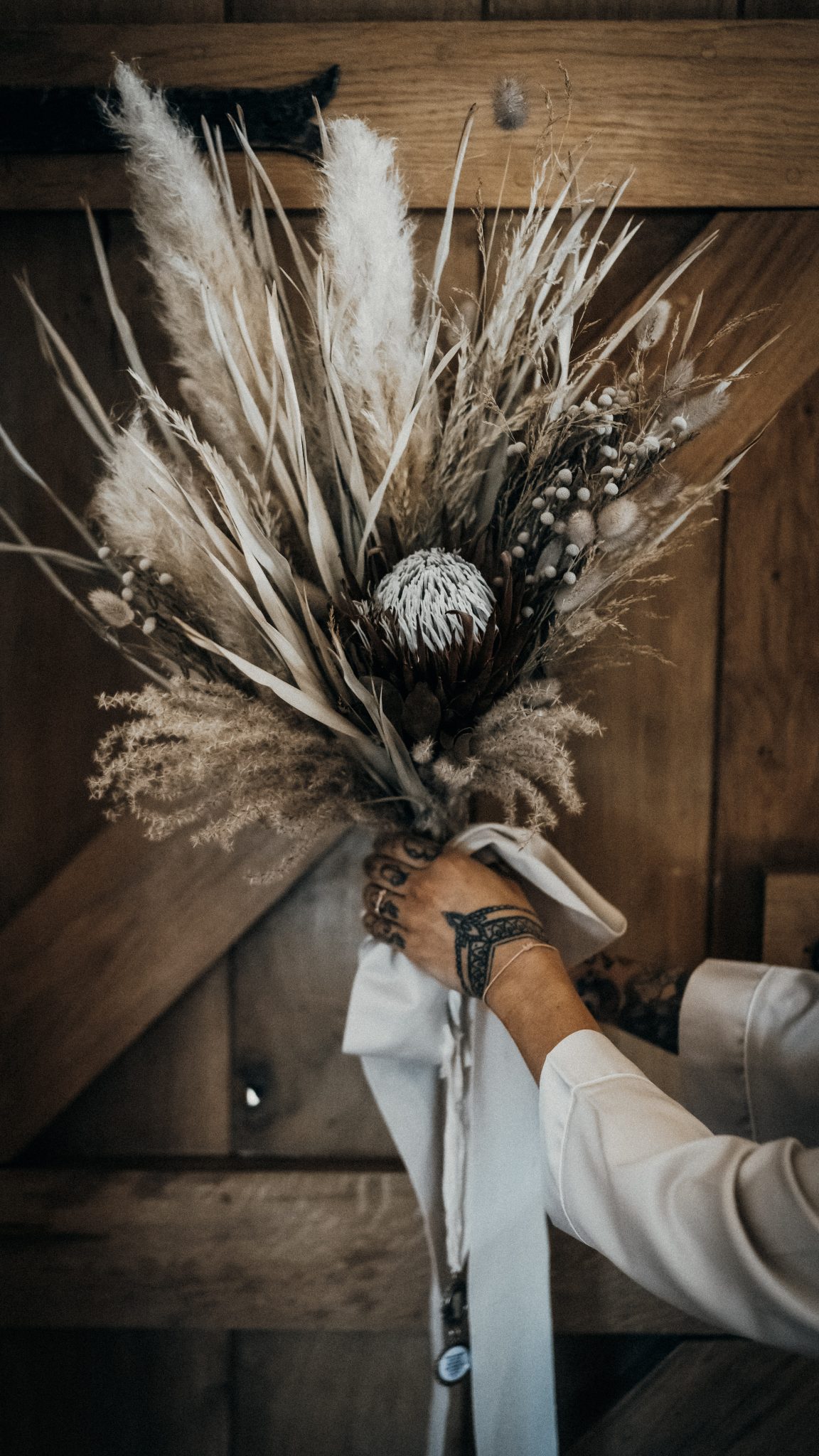 Cain Manor bridal bouquet using pampers grass