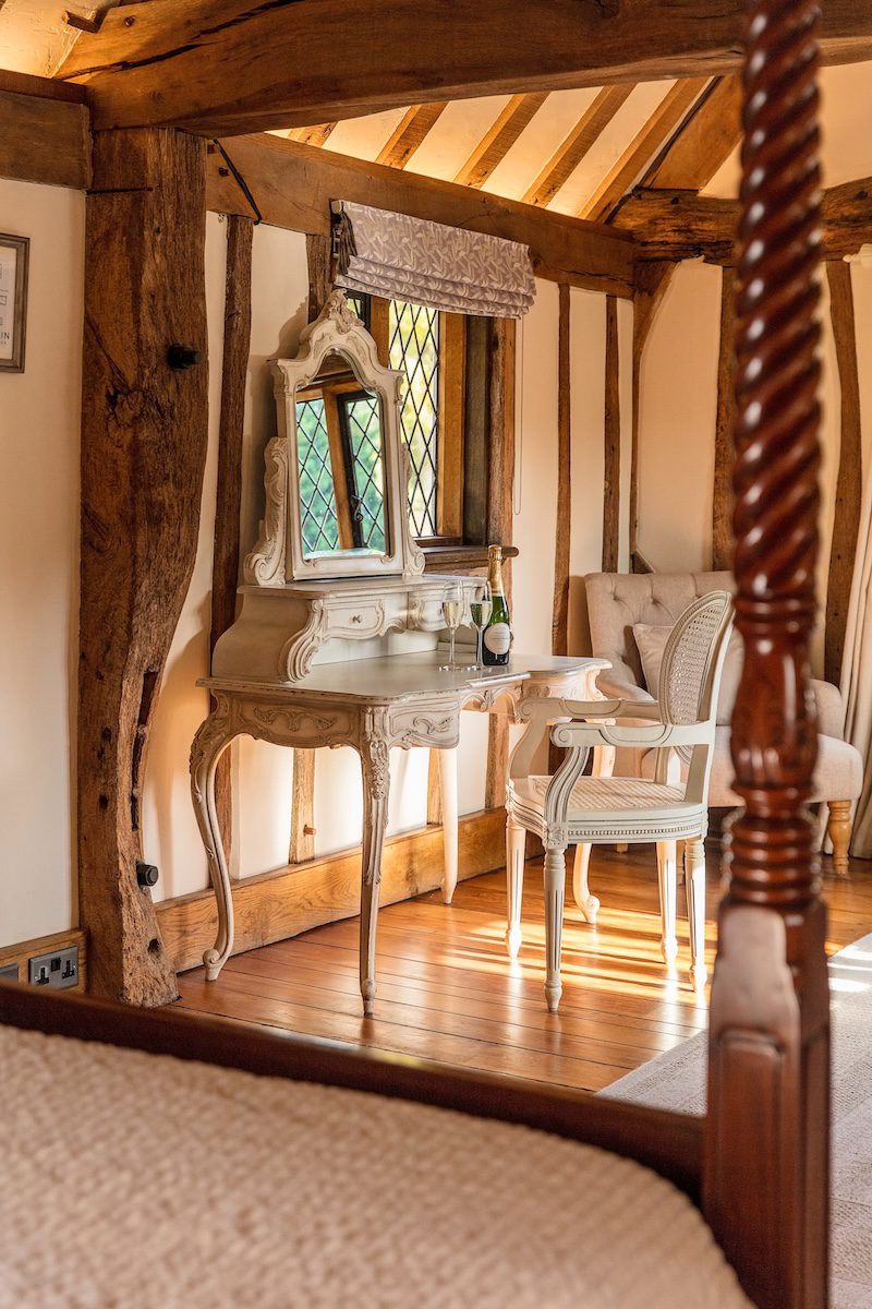 Cain Manor suite dressing table Hampshire