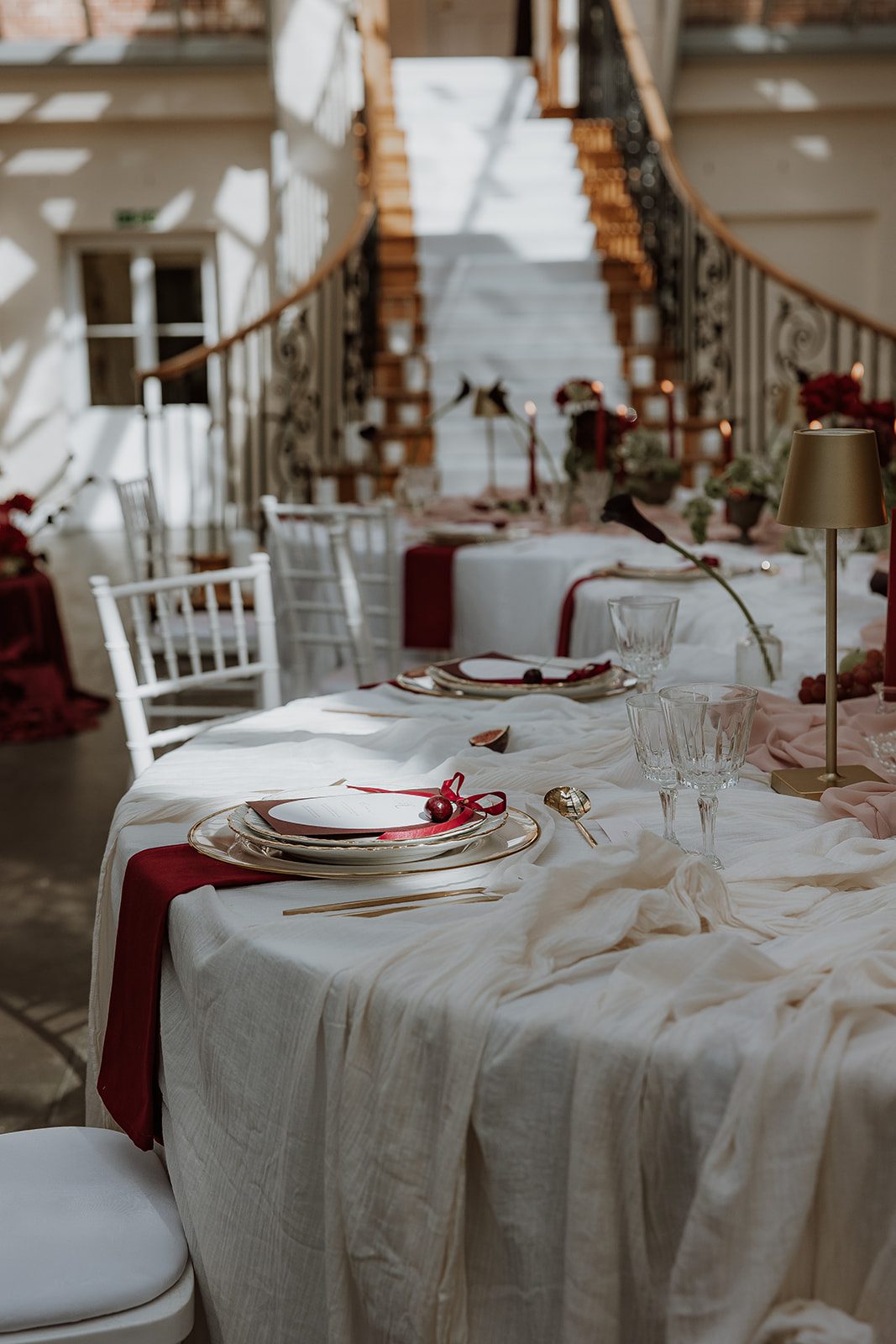 Serpentine table layout for weddings