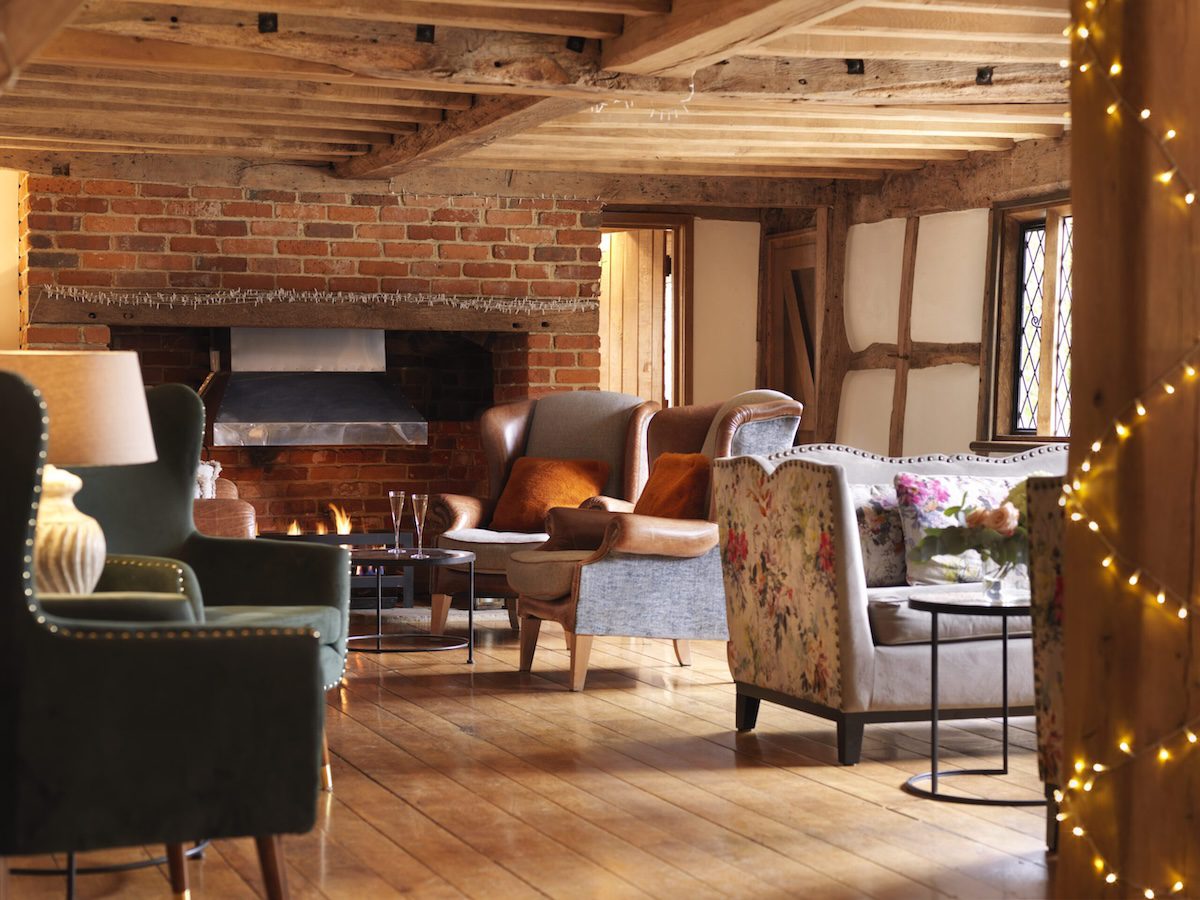 Cain Manor indoor drinks reception space wedding venue